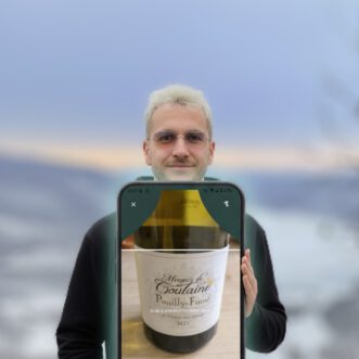 How does the Wine Scanner AI app work?